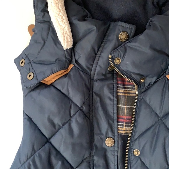 Navy Women’s Vest - Picture 2 of 3